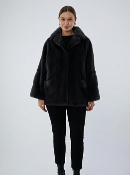 Укороченная шуба из меха норки с английским воротником