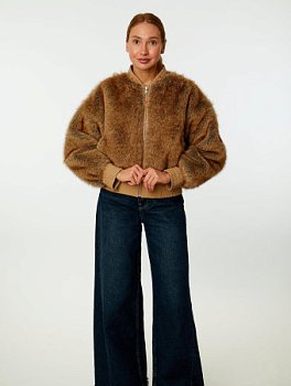 Укороченная шуба из экомеха с капюшоном