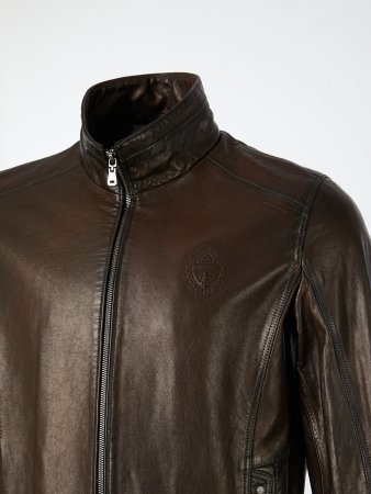 Стильный бомбер из натуральной кожи