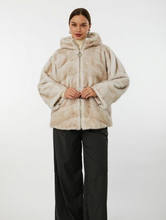 Укороченная шуба из меха норки с капюшоном