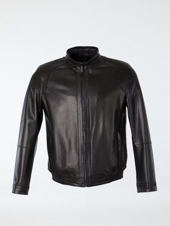 Укороченная куртка из натуральной кожи