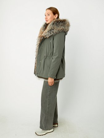 Парка с отделкой мехом лисы