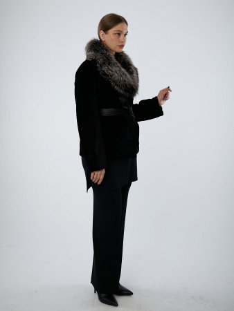 Укороченная шуба из астрагана с английским воротником
