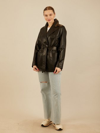 Кожаный пиджак с накладными карманами и поясом