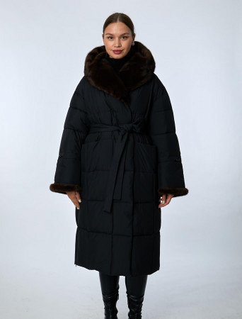 Пуховик женский удлинённый с капюшоном 