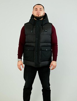 Жилет стёганый с капюшоном