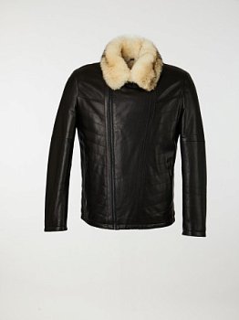 Косуха из нат.кожи с мехом волка