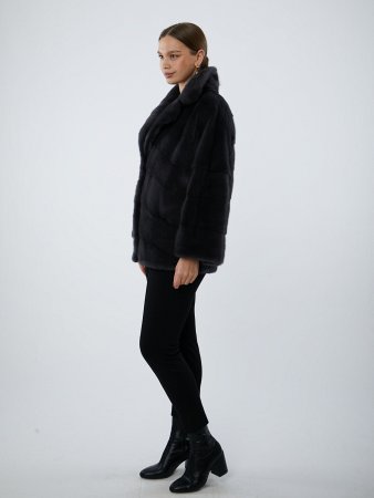 Укороченная шуба из меха норки с английским воротником