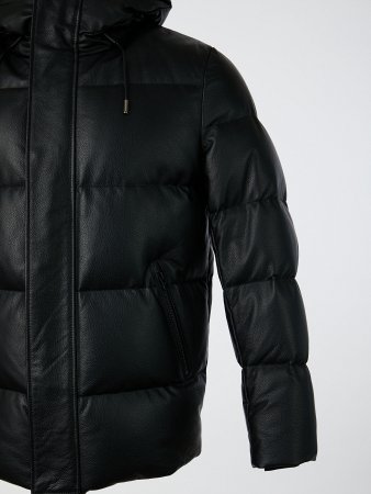 Кожаный пуховик с капюшоном