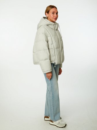 Пуховик женский укороченный с капюшоном