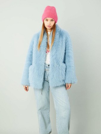 Короткая шуба из экопесца с поясом