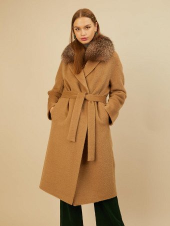 Пальто со съемным мехом лисицы