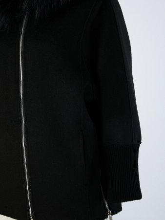 Пальто из натуральной шерсти с отделкой мехом лисы