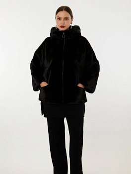 Укороченная шуба из меха норки с капюшоном