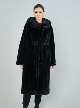 Шуба из норки с капюшоном