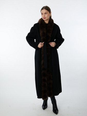 Длинное пальто с поясом и отделкой из песца