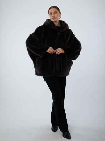Укороченная шуба из меха норки с капюшоном