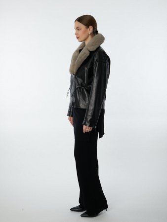 Утепленная косуха из натуральной кожи с отделкой мехом норки