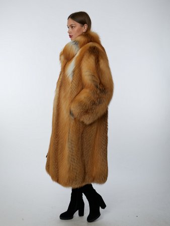 Шуба из натурального меха лисы