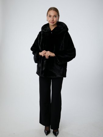 Укороченная шуба из меха норки с капюшоном
