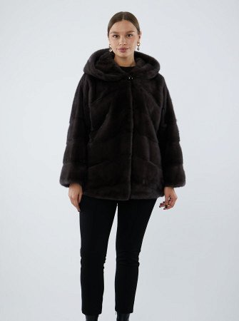 Укороченная шуба из меха норки с капюшоном