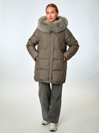 Укороченный пуховик с капюшоном и отделкой мехом песца