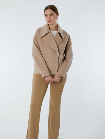 Драповая куртка с английским воротником